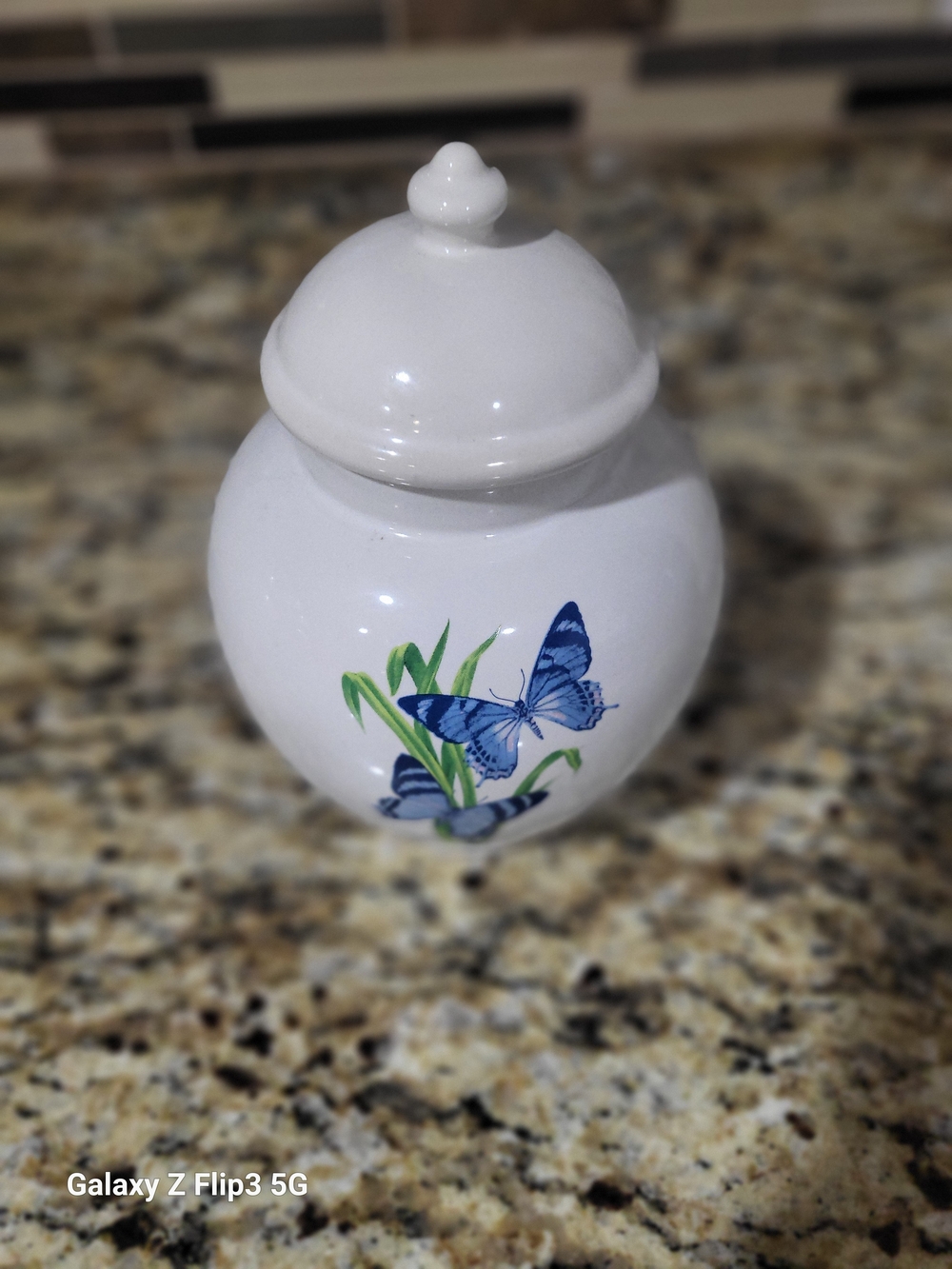 Vintage FTD Ceramic Ginger Jar with Lid – Blue Butterfly Motif Set Of 3 - Picture 13 of 14